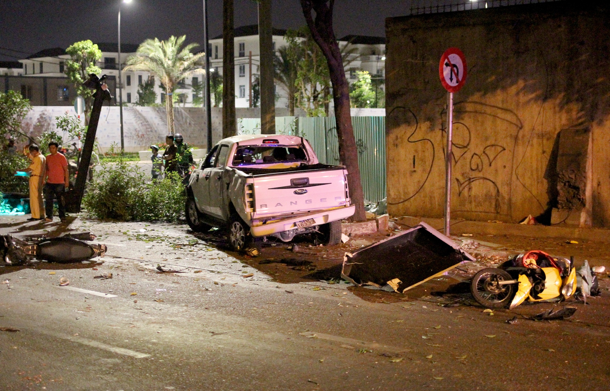 xe bán tải tông chết 2 người ảnh 3 xe ban tai tong chet 2 nguoi anh 3