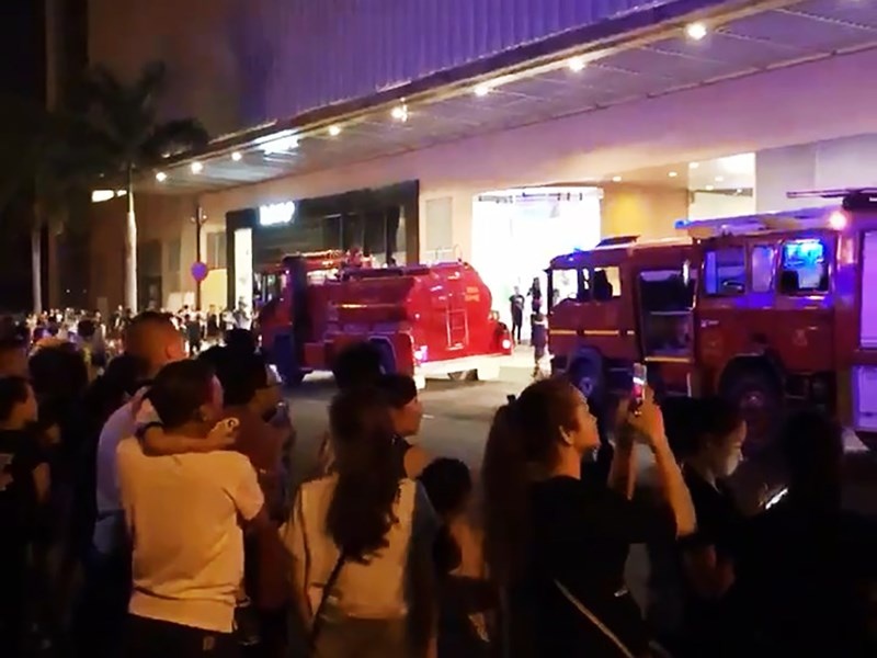 cháy trung tâm thương mại Crescent Mall ảnh 2 chay trung tam thuong mai Crescent Mall anh 2