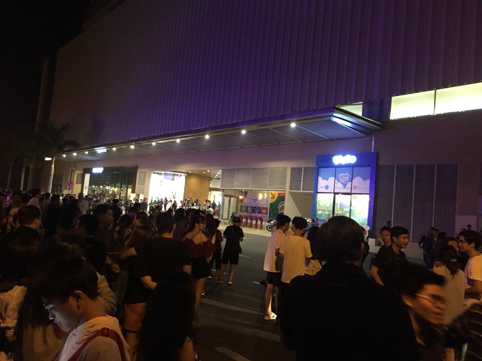 cháy trung tâm thương mại Crescent Mall ảnh 1 chay trung tam thuong mai Crescent Mall anh 1