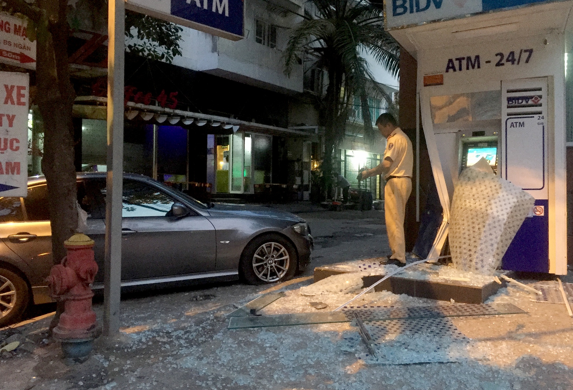 bmw tong tru atm o sai gon anh 2