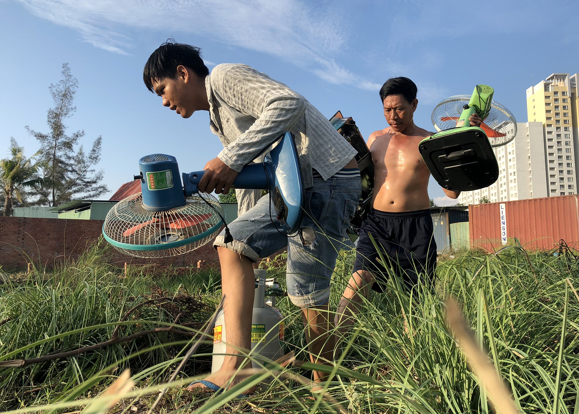 khu lan trai cong nhan chay rui anh 2