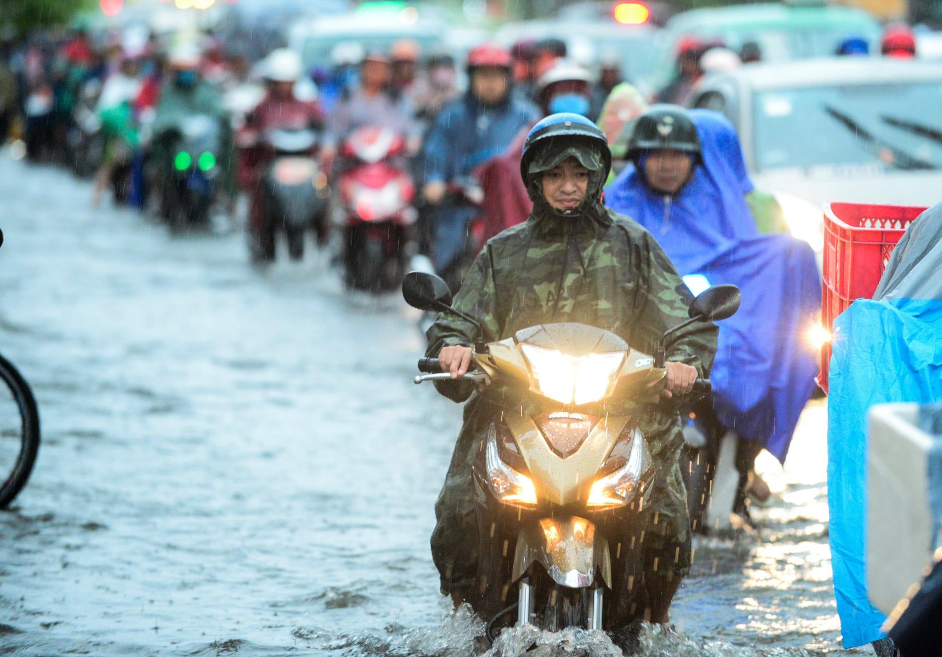 mua lon gay ngap o sai gon anh 1