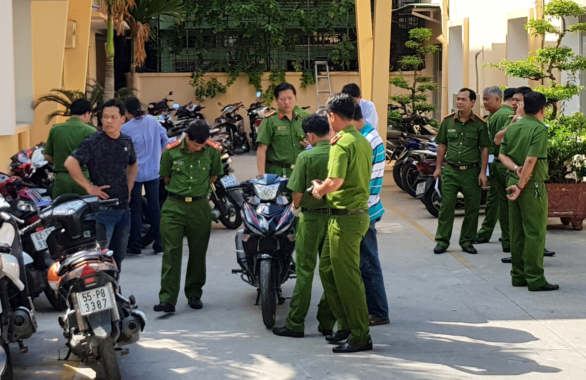 cuop dam hiep si o sai gon anh 2