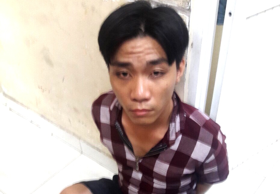 Doi canh sat hinh su dac nhiem Huong Nam bat nghi can trom 2 iPhone hinh anh