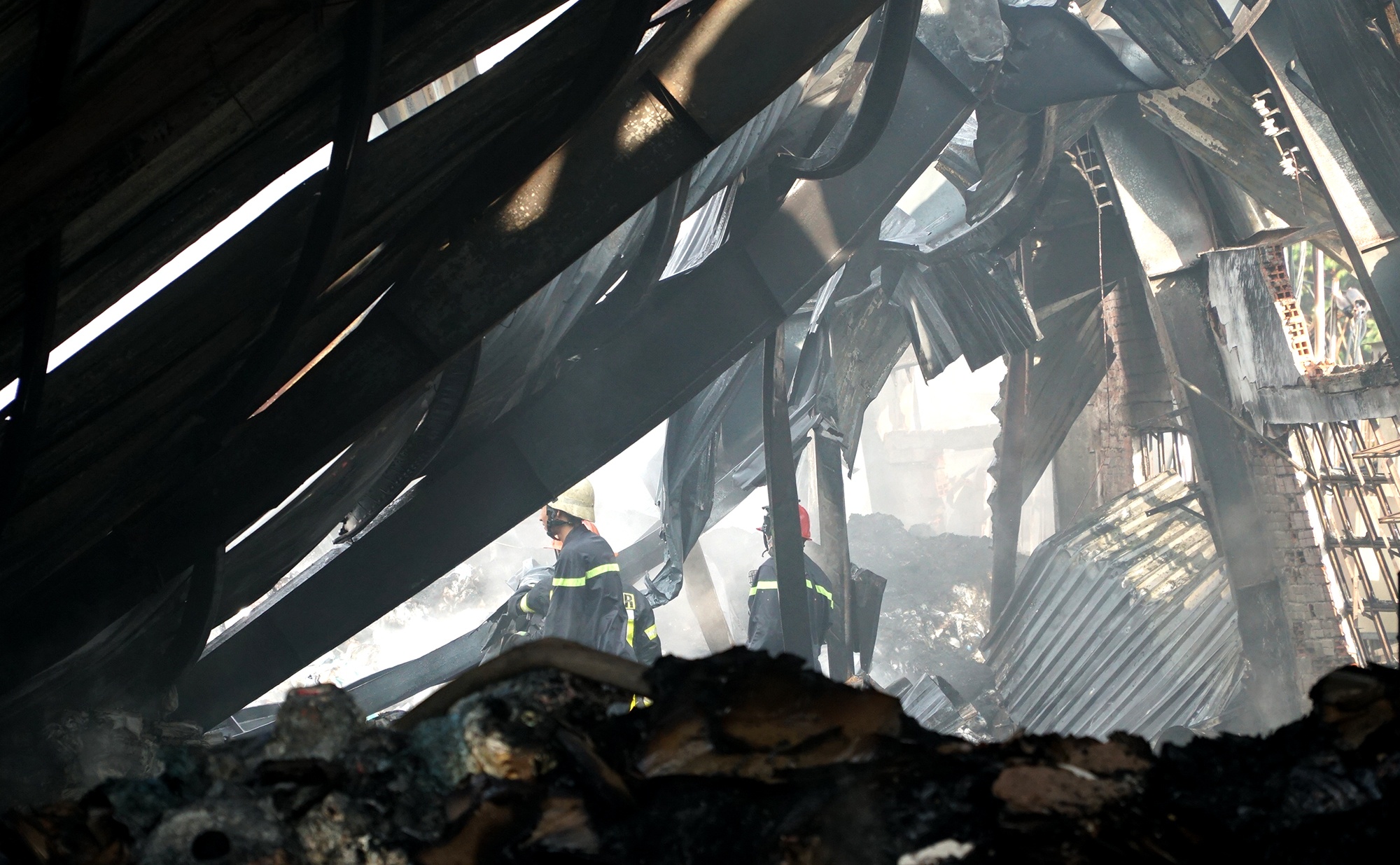 cháy khu công nghiệp quang trung ảnh 2 chay khu cong nghiep quang trung anh 2