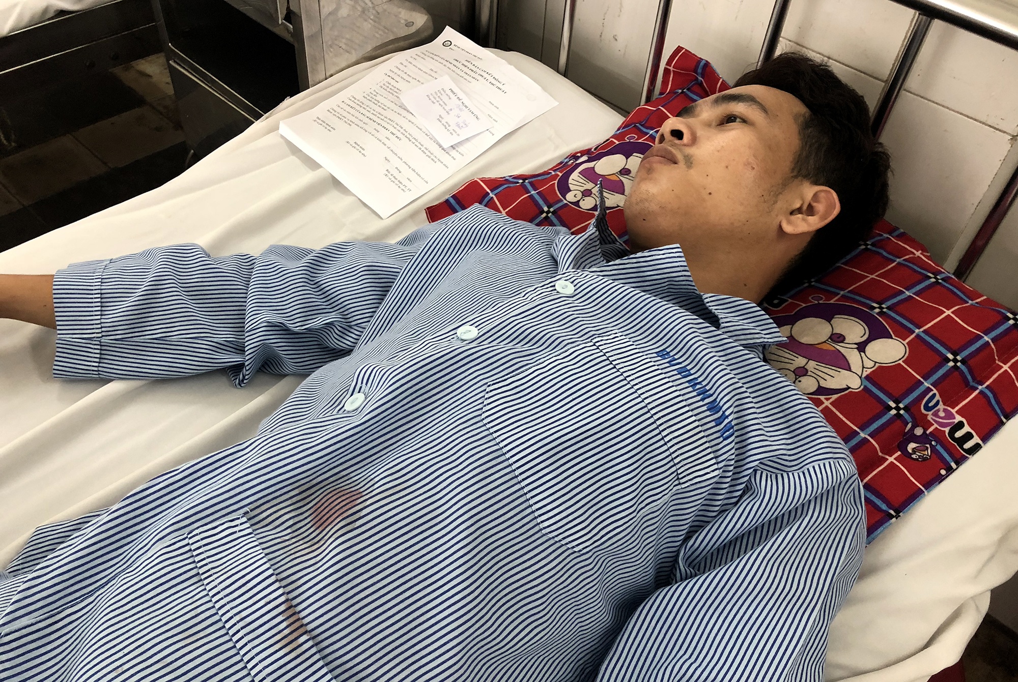 Phut vat lon voi ten cuop co dao cua 3 nhan vien ngan hang hinh anh