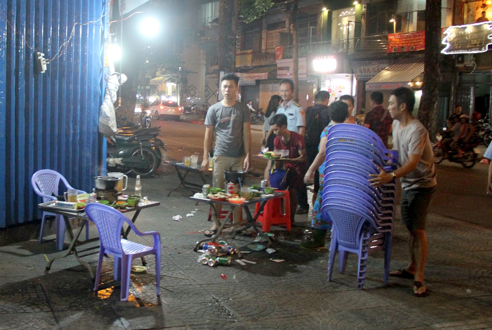 ông đoàn ngọc hải xuống đường ảnh 3 ong doan ngoc hai xuong duong anh 3