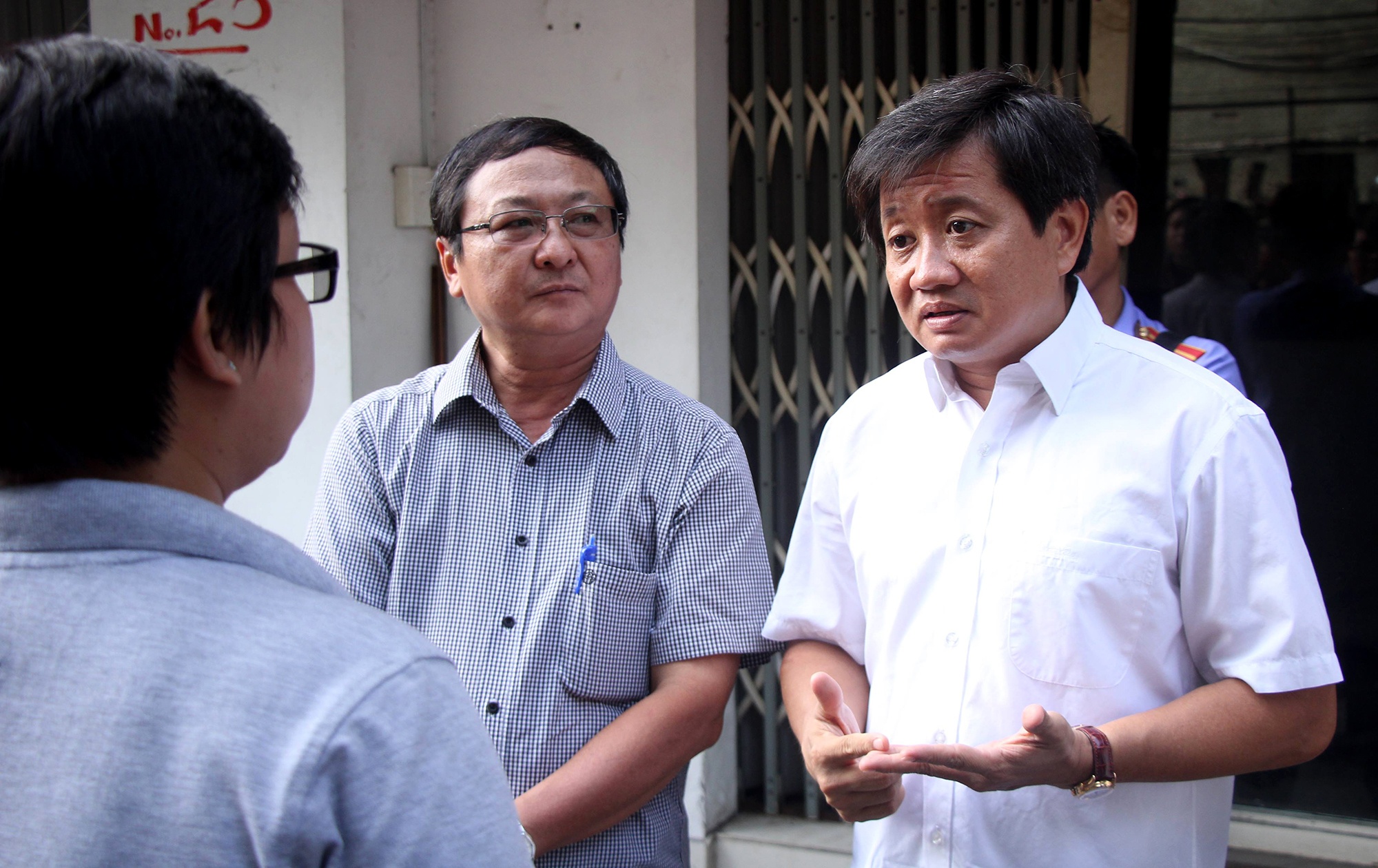 cưỡng chế chung cư cũ ở sài gòn ảnh 2 cuong che chung cu cu o sai gon anh 2