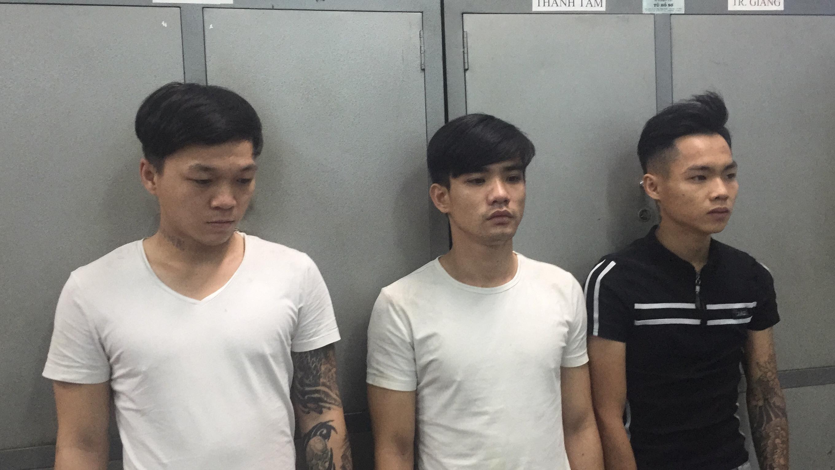 Nhom 9X dan canh, cuop do cua co gai quoc tich Phap o Sai Gon hinh anh