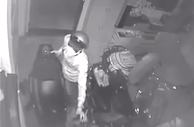 Chu nha bi trom 3 chiec xe trong mua World Cup hinh anh