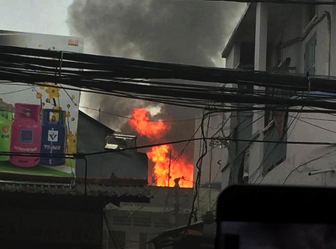 Phut chay nha cach cho Hoa Hung 50 m hinh anh