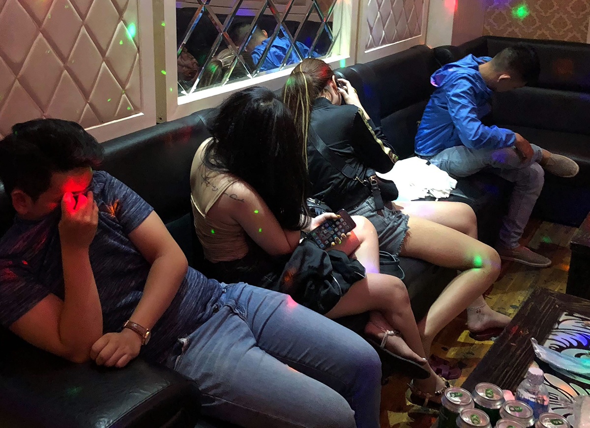 phê ma túy trong quán karaoke ảnh 1 phe ma tuy trong quan karaoke anh 1