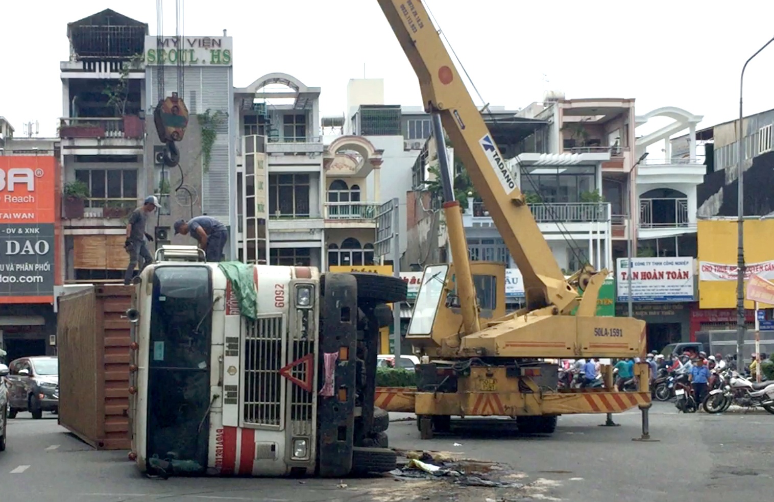 cửa ngõ tân sơn nhất hỗn loạn ảnh 1 cua ngo tan son nhat hon loan anh 1