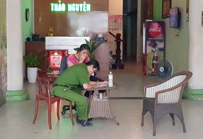 vây bắt nhóm người trong khách sạn ảnh 2 vay bat nhom nguoi trong khach san anh 2