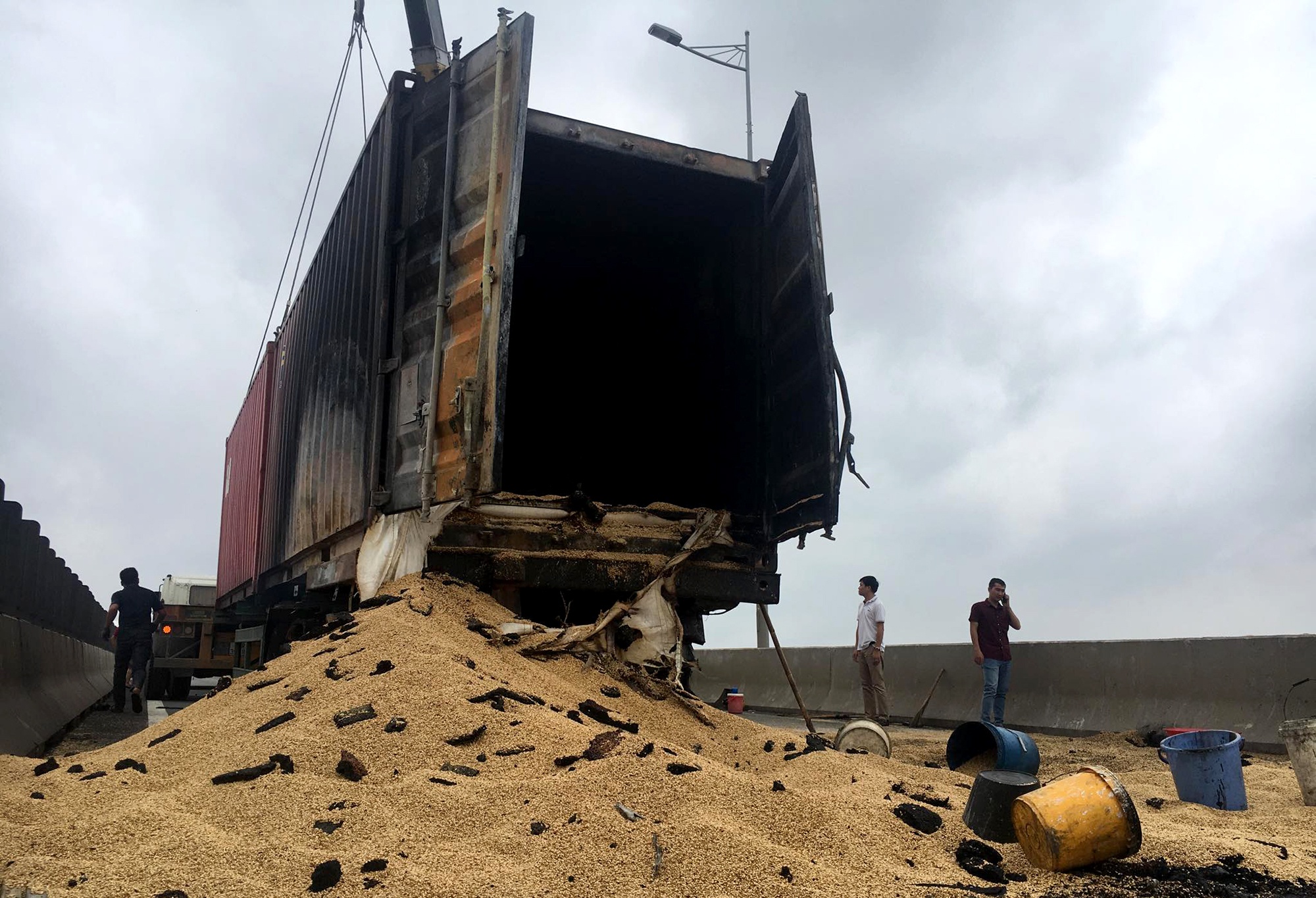 tai nạn trên cao tốc long thành ảnh 2 tai nan tren cao toc long thanh anh 2