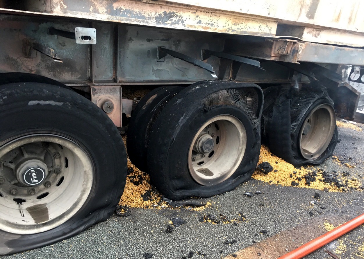 hiện trường vụ tai nạn trên cao tốc ảnh 4 hien truong vu tai nan tren cao toc anh 4