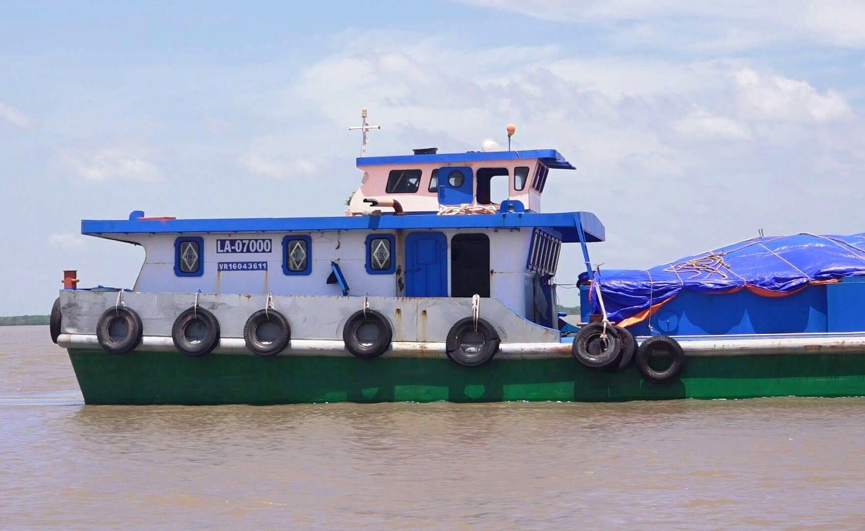 Phat hien 500 tan phan bon khong ro nguon goc hinh anh