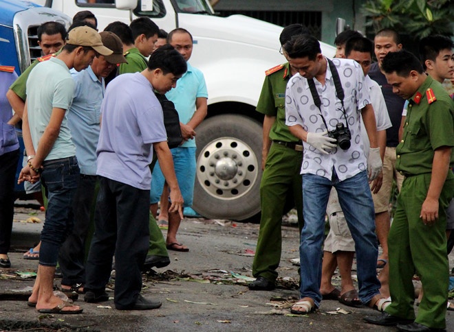 Mot nguoi bi dam chet khi di mua bia o Sai Gon hinh anh