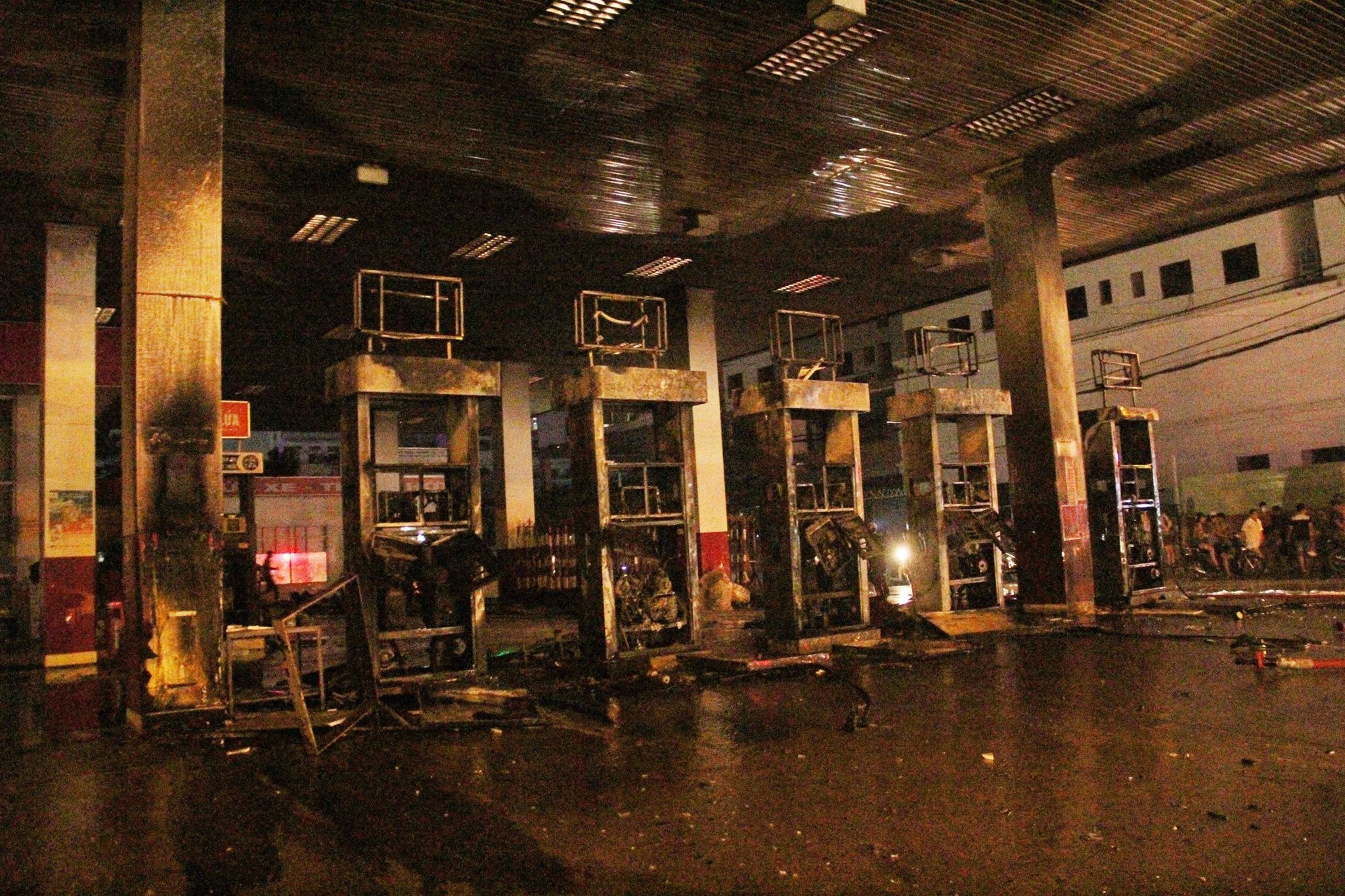 cháy cây xăng ở sài gòn ảnh 1 chay cay xang o sai gon anh 1