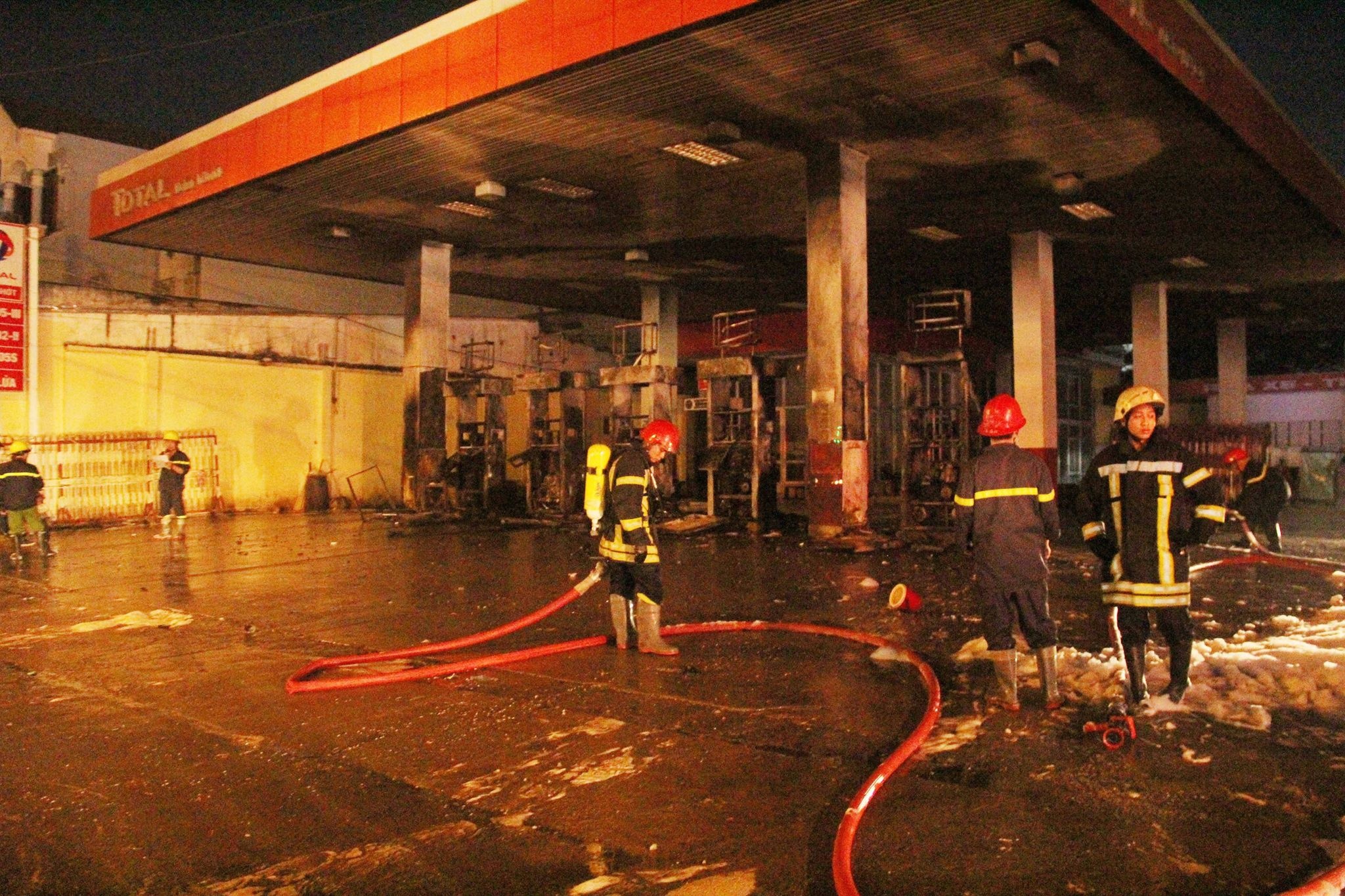 cháy cây xăng ở sài gòn ảnh 4 chay cay xang o sai gon anh 4