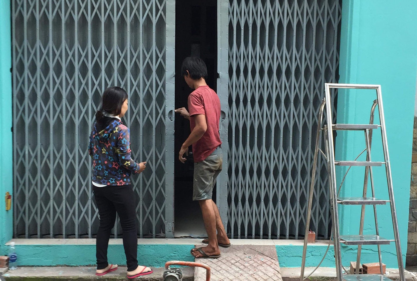 Chinh quyen son lai nha co giao xin ‘xa hoi den’ cho di day hinh anh