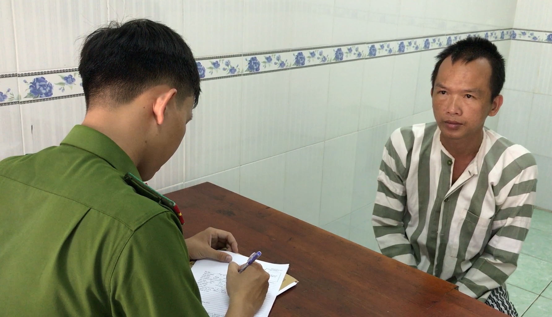 Giet gai ban dam anh 1