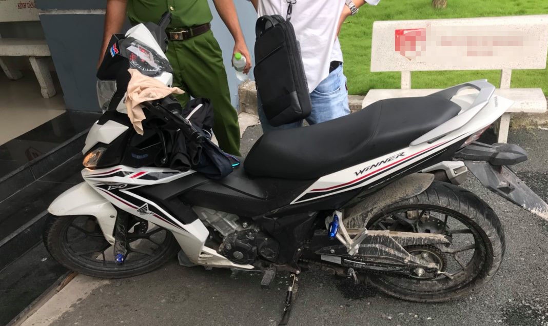 Nghi pham 15 tuoi giet nam sinh chay GrabBike vi me xe tay con hinh anh
