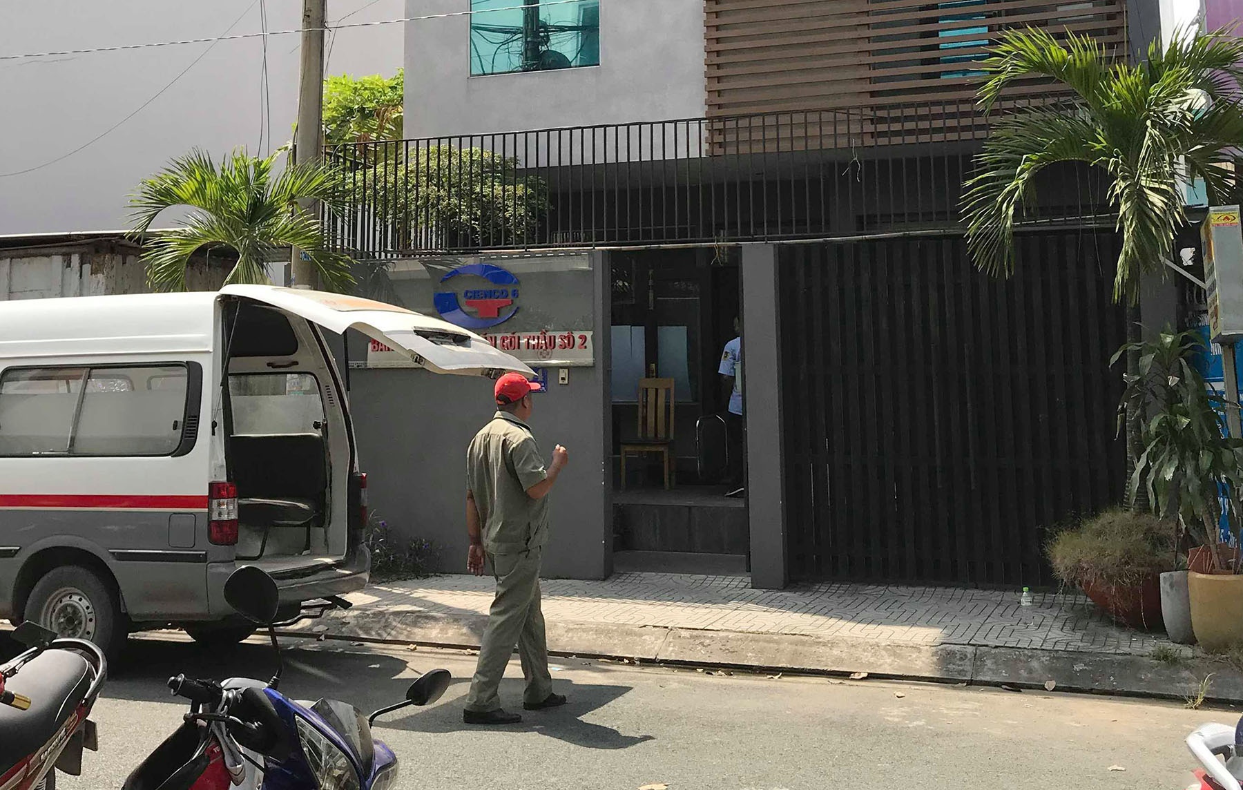 Pho tong giam doc Cienco 6 tu tu khi dang bi canh sat dieu tra hinh anh