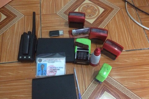 bắt nhóm làm bằng cấp giả ảnh 2 bat nhom lam bang cap gia anh 2