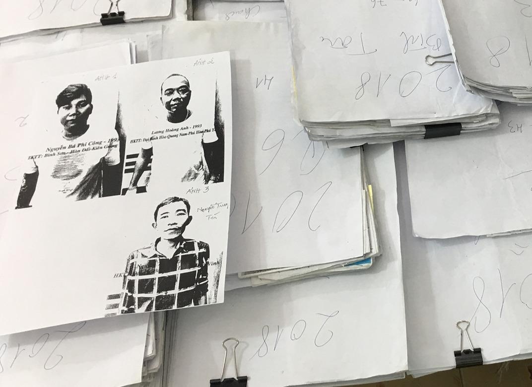 Bat nhom cho vay nang lai, thu 48 kg ho so con no hinh anh