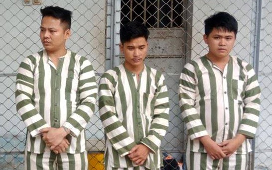 Nhom thanh nien o Sai Gon bat coc nguoi thua ca do bong da hinh anh