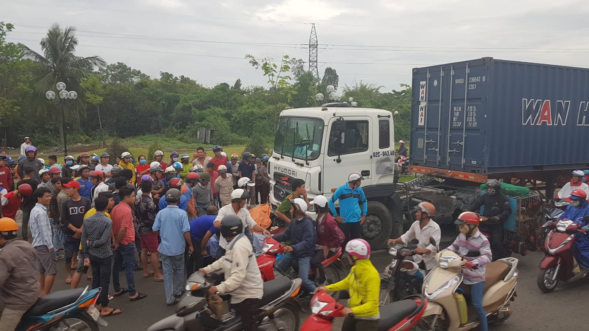 tai nạn 4 người chết ở long an ảnh 1 tai nan 4 nguoi chet o long an anh 1