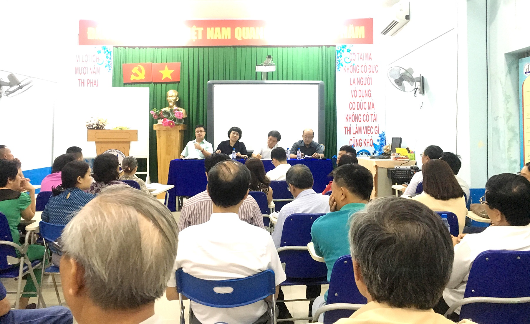 di doi nguoi dan khoi chung cu nghieng anh 2