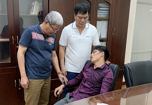 Trinh sat quat nga 2 ten cuop 2,2 ty khi chuan bi len tau lan tron hinh anh