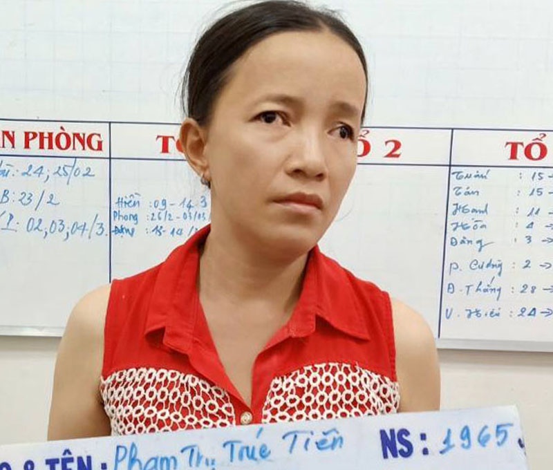 Nữ quái chuốc thuốc mê để trộm ảnh 1 Nu quai chuoc thuoc me de trom anh 1