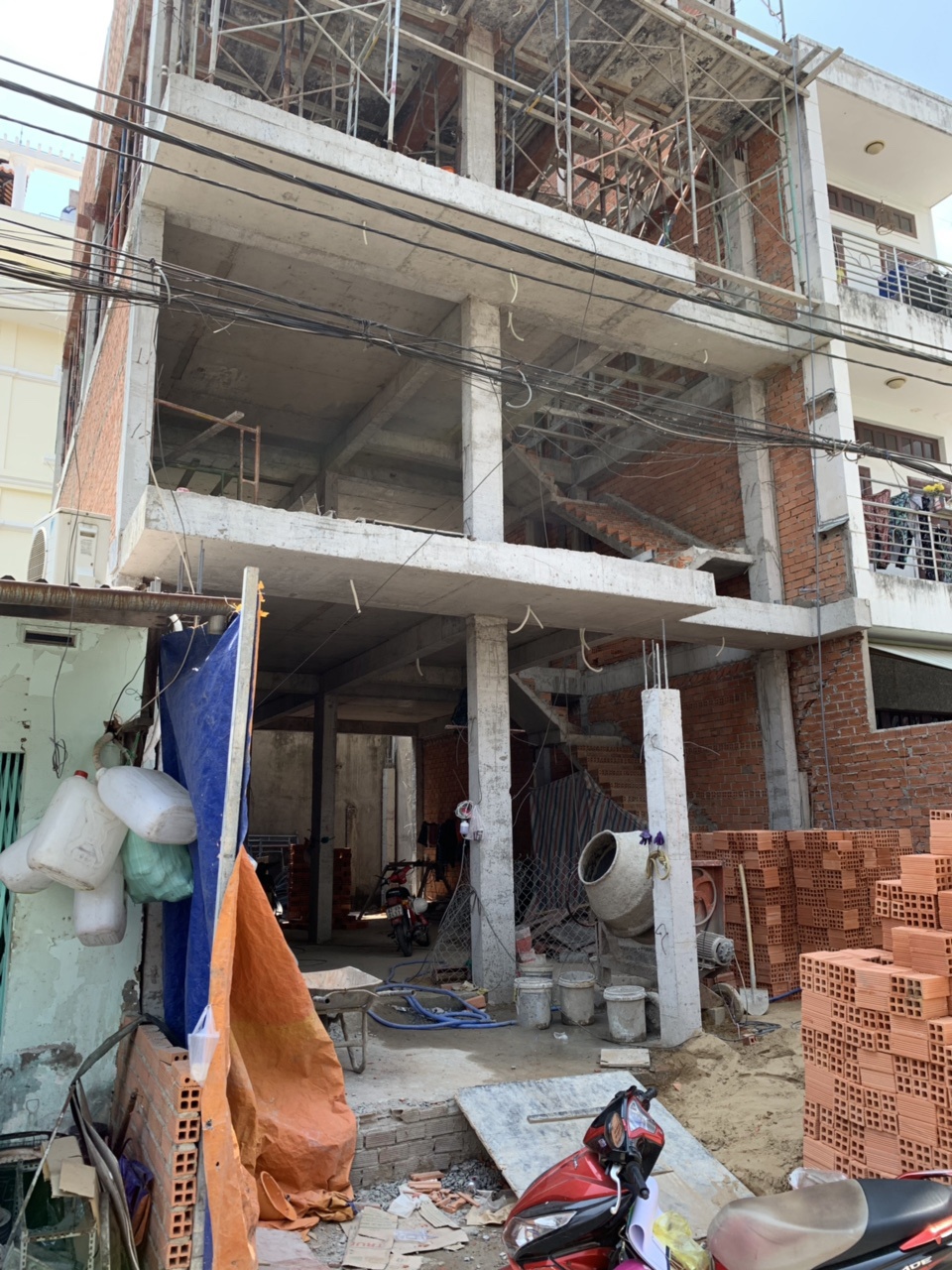 nu cong nhan roi lau o sai gon anh 1