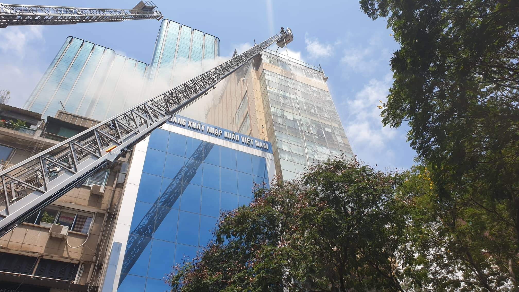 chay lon gan pho di bo nguyen hue anh 3