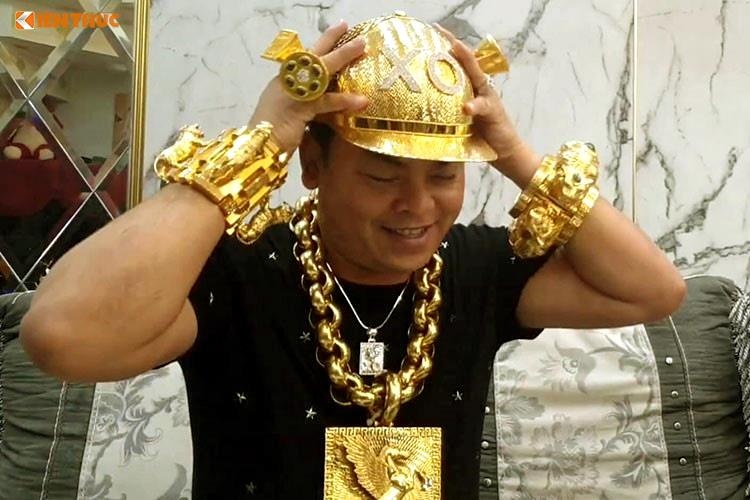 Phuc XO bi cong an tam giu hinh anh