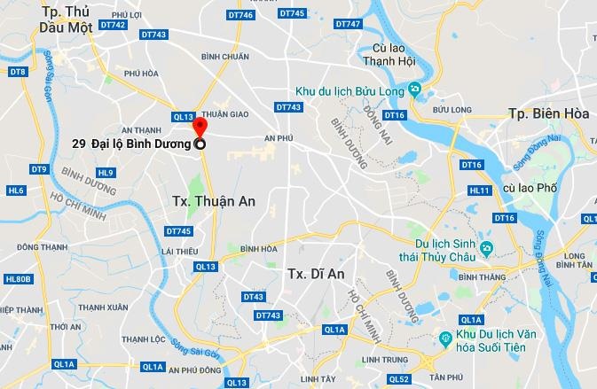 xe ban tai lao vao tiem tap hoa anh 2