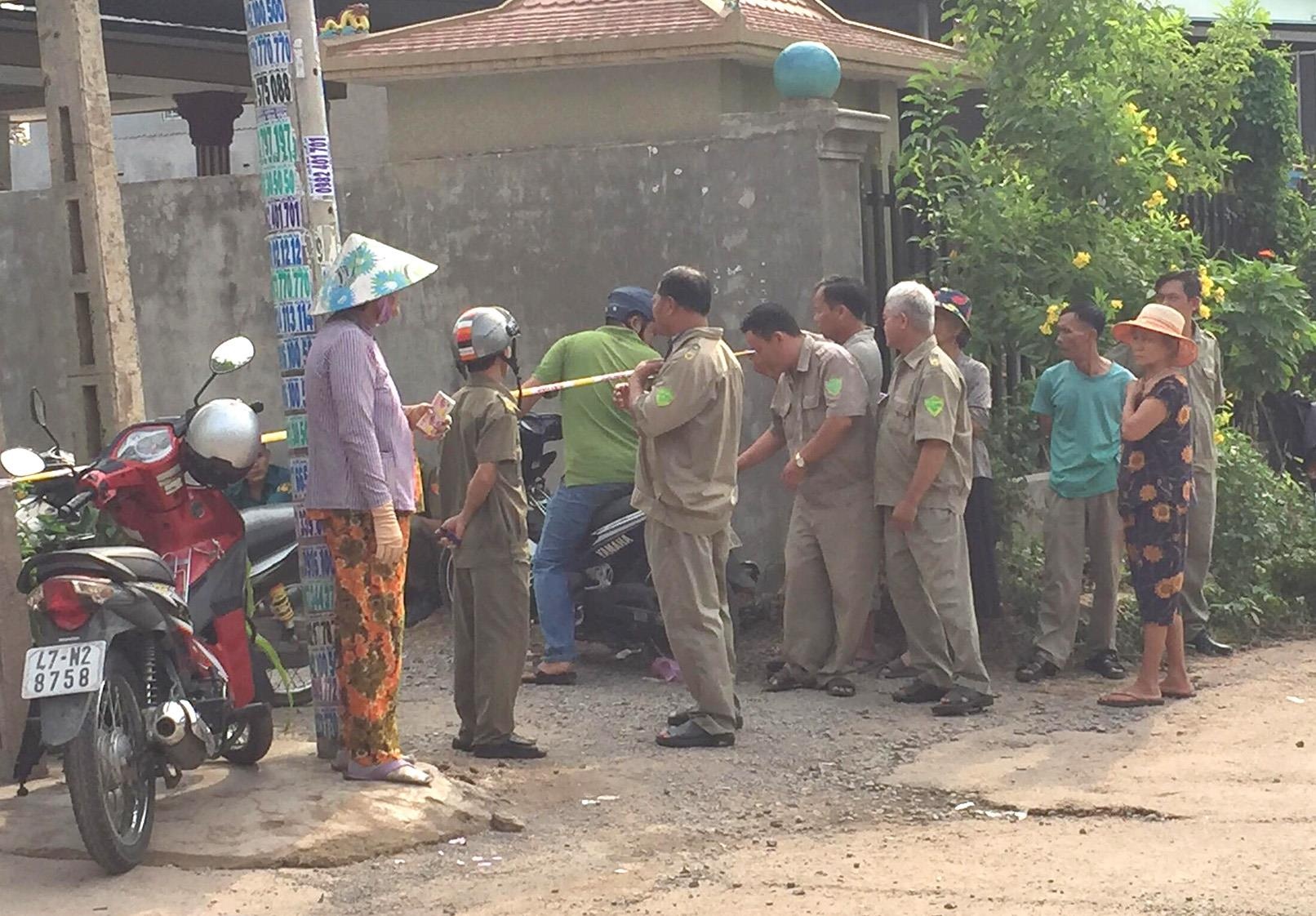 Doi tinh nhan chet chay truoc day nha tro hinh anh