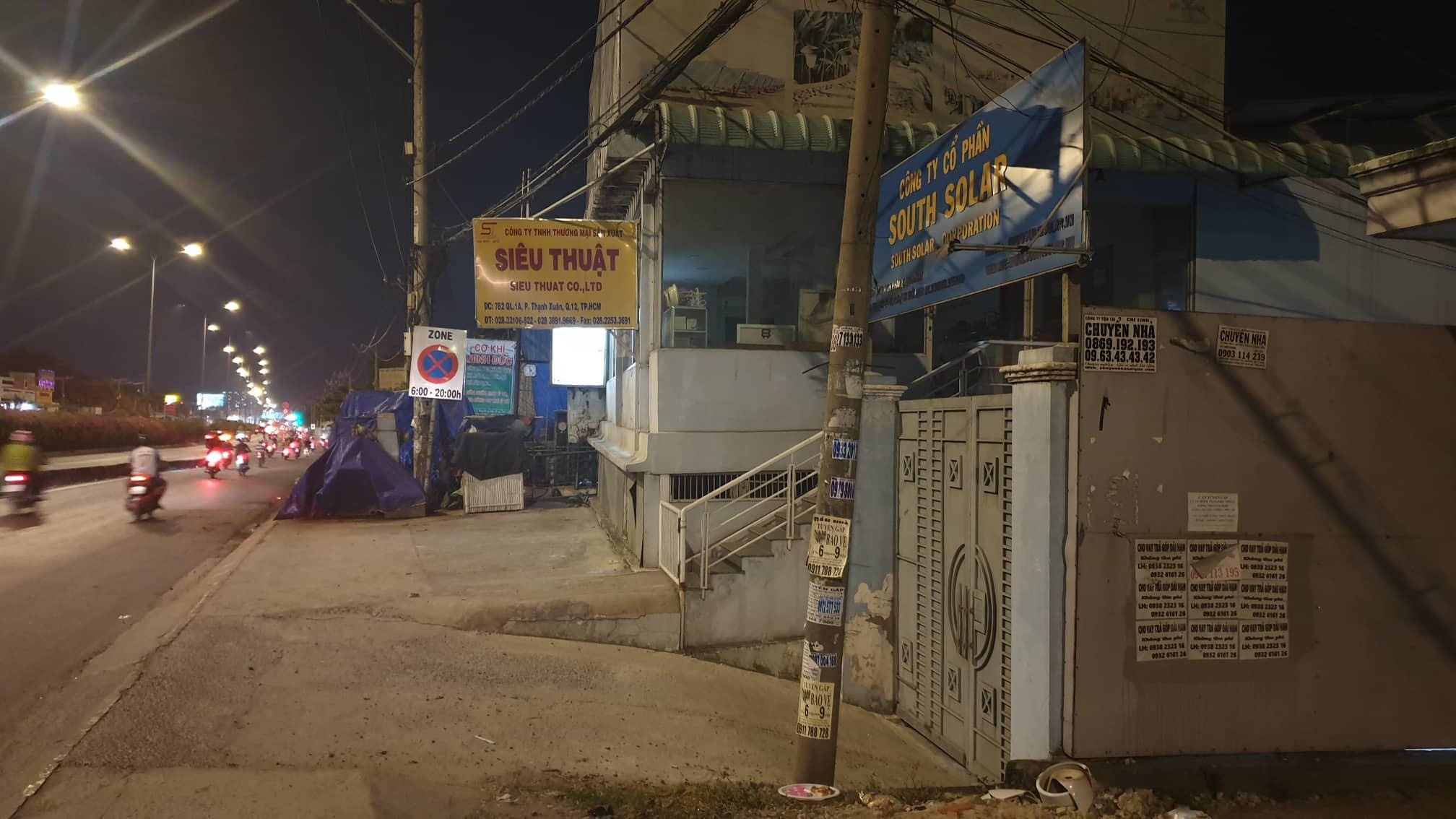 Đạp vào mặt 2 thanh niên ở Sài Gòn ảnh 1 Dap vao mat 2 thanh nien o Sai Gon anh 1