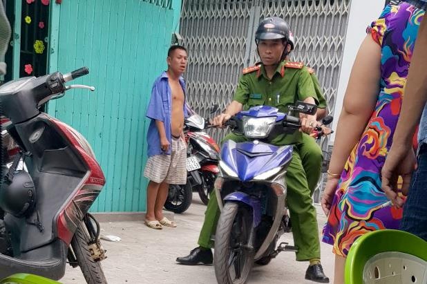 Nghi an nam thanh nien dung bua sat hai co ruot o Sai Gon hinh anh