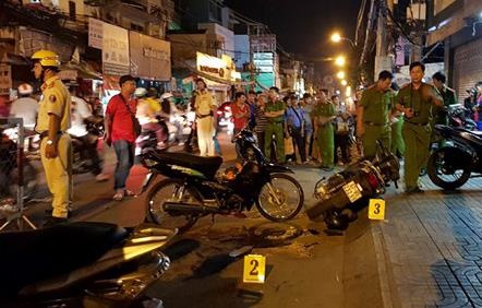 Thanh nien bi dam chet giua duong vi gianh ban gai hinh anh