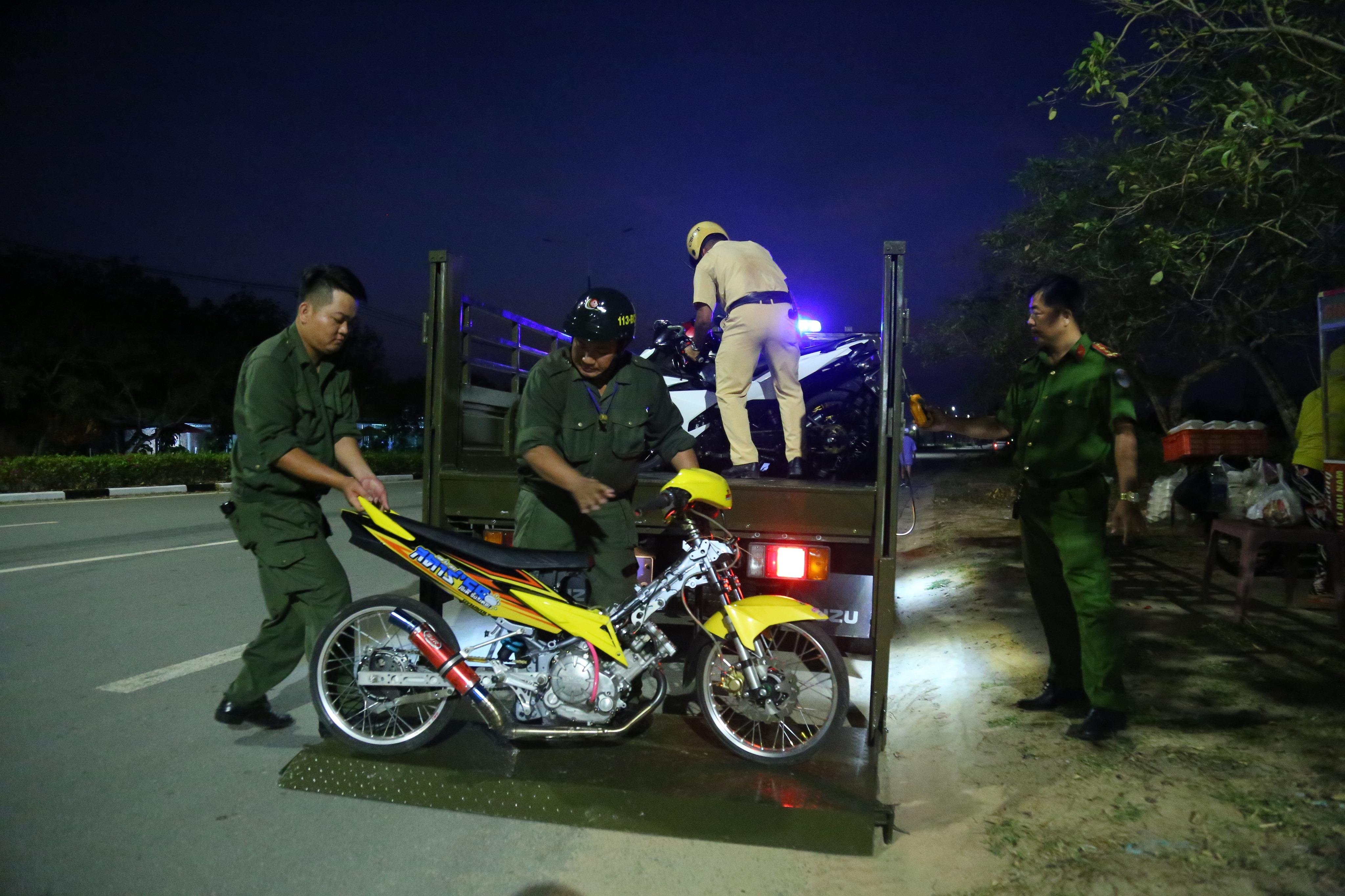 bắt nhóm đua xe trái phép ảnh 1 bat nhom dua xe trai phep anh 1