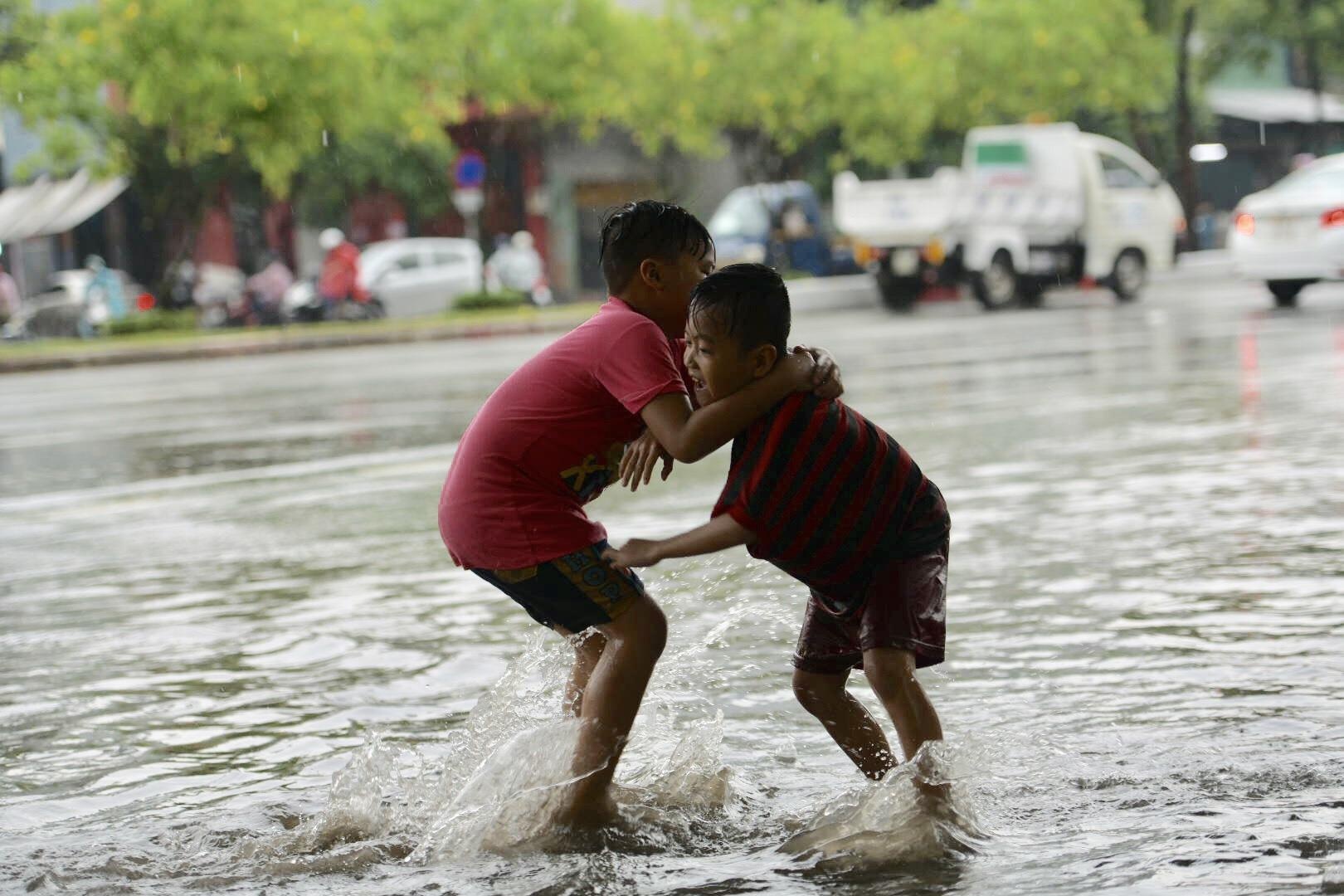 mua ngap o sai gon anh 6