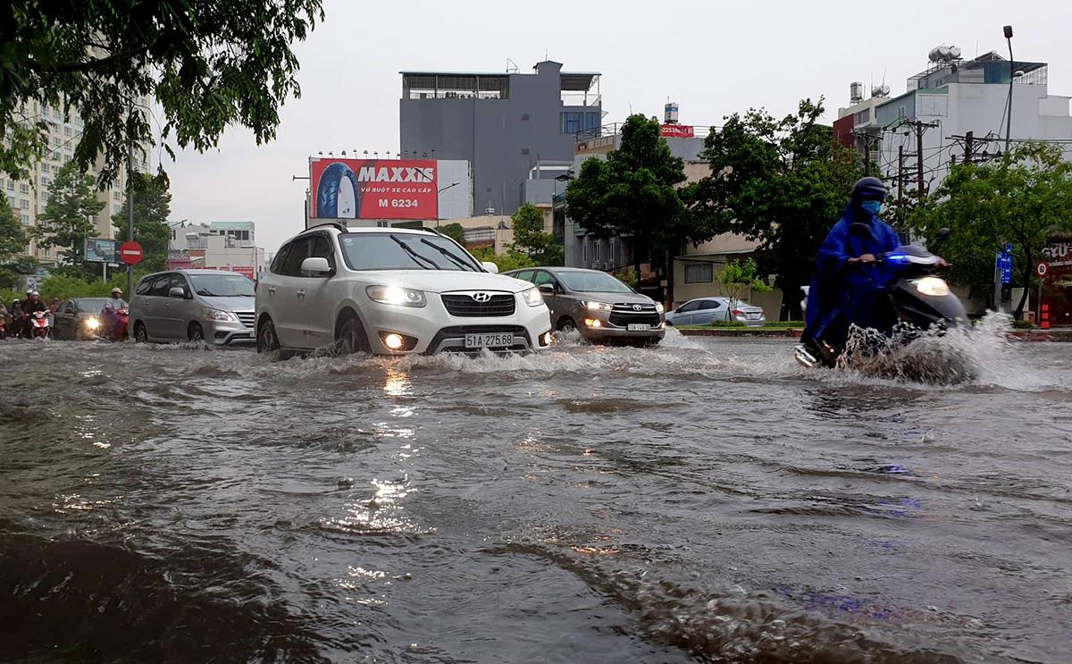 mua ngap o sai gon anh 1