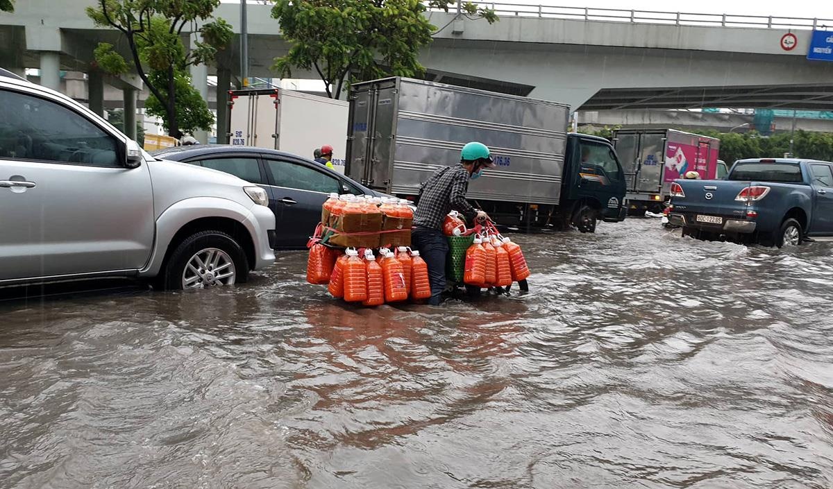 mua ngap o sai gon anh 7