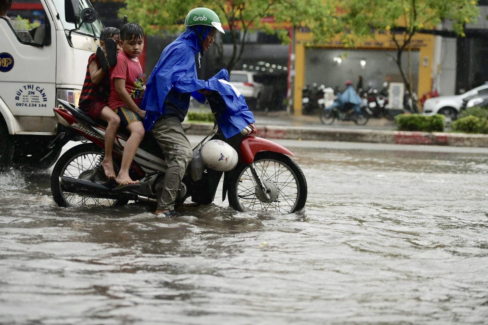 mua ngap o sai gon anh 5
