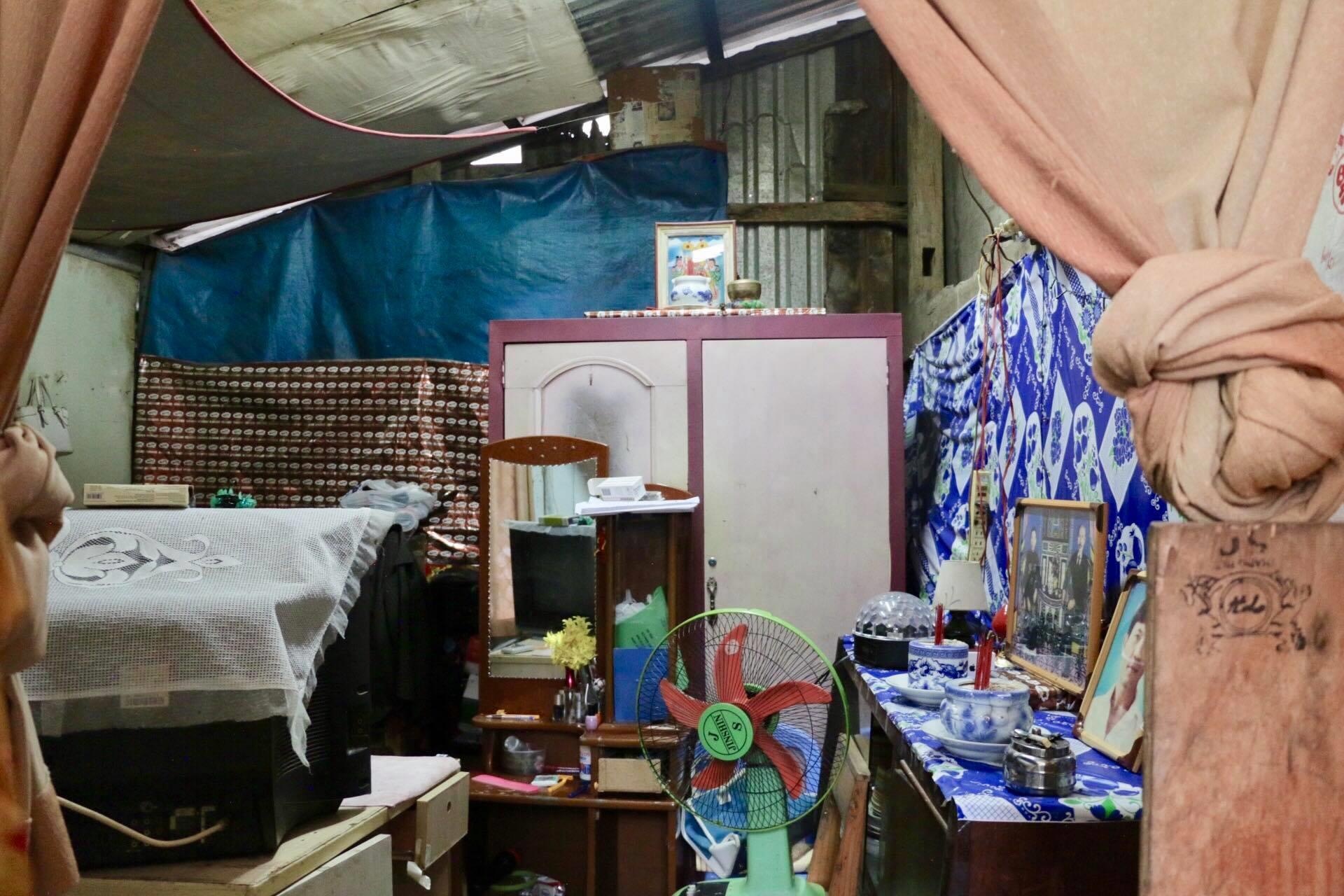 Mẹ con lao công trả 7.400 USD ảnh 3 Me con lao cong tra 7.400 USD anh 3