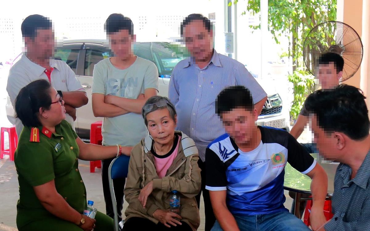 2 thi the trong khoi be tong anh 2